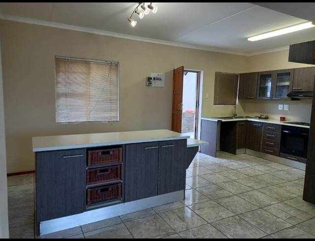 3 BEDROOM HOUSE RENTED IN MALABAR